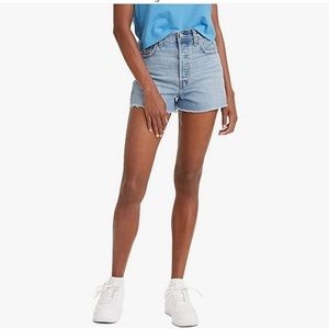 Women’s Levi Ribcage shorts, size 28
